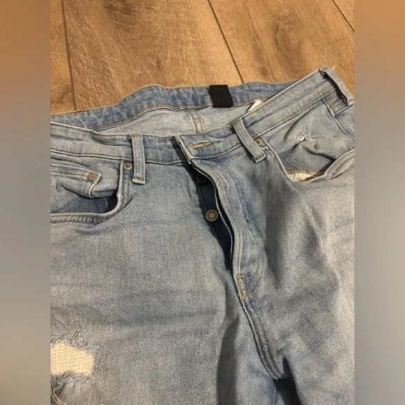 H&M Men's Light Blue Ripped Jeans - Picture 4 of 6